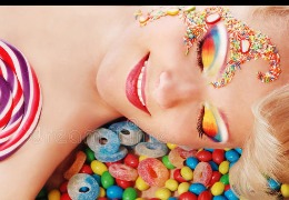 從芭比粉唇到藍(lán)紫色眼影，多巴胺流行的背后是什么？